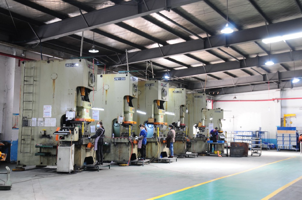 吴中兴吴路冲压一厂